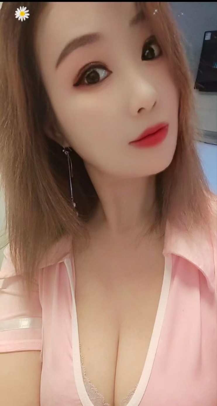  上海少见体验桃子姐姐抓龙筋加啪啪